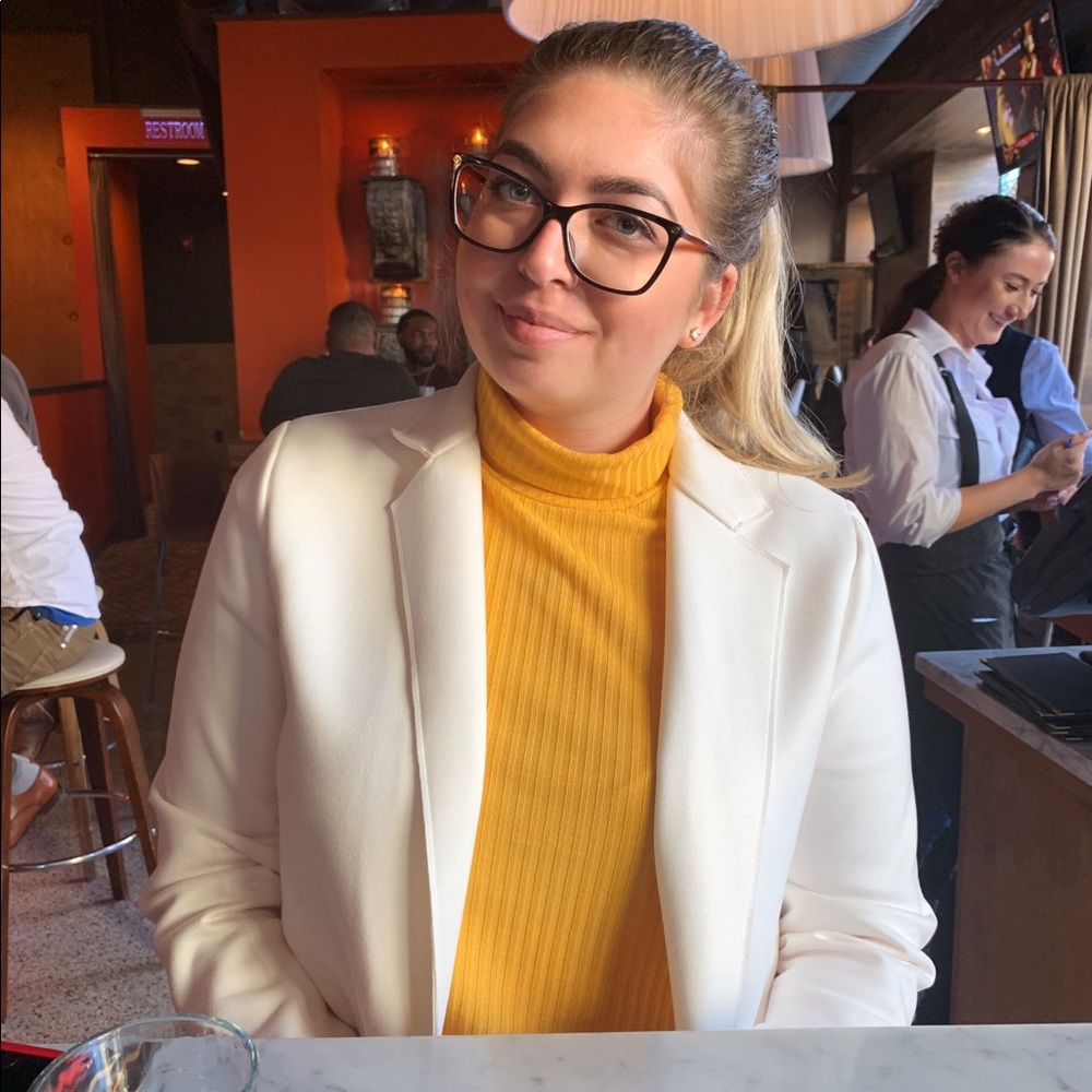 Meet your Posher, Maya